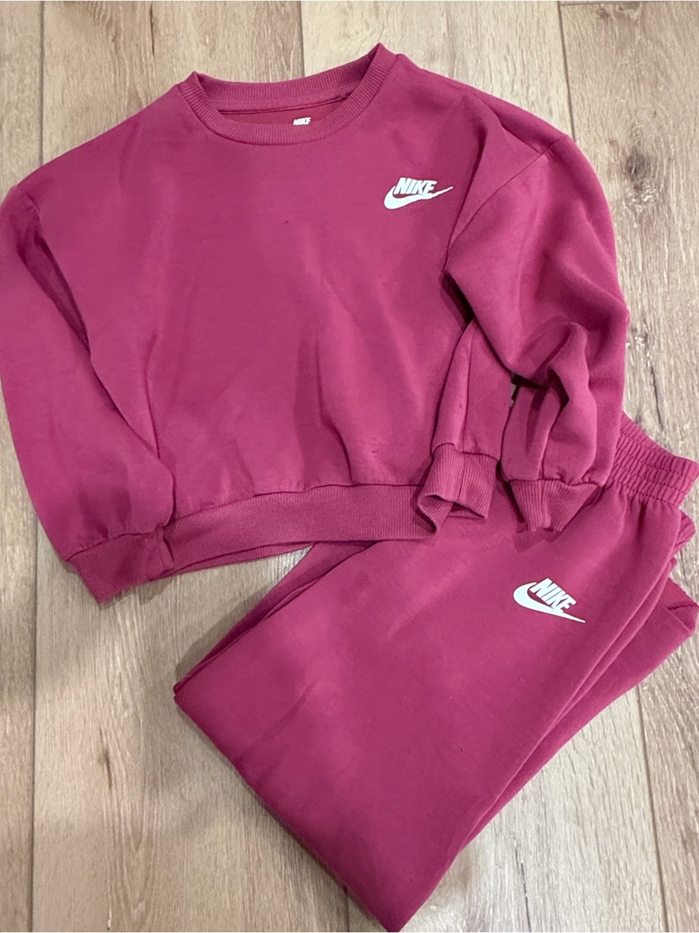 Nike Kids Sweatshirt & Jogger Set in Berry Pink